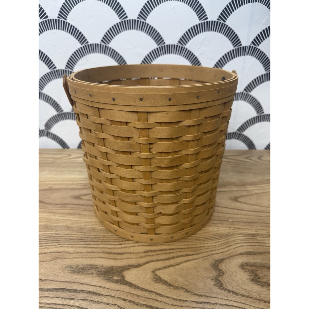VTG 2003 Longaberger basket round 9"x9" with handle Woven Trash Fruit - Picture 2 of 4
